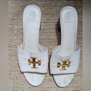 Tory Burch Ines Mule Sandal 55mm in the Gardenia/Gold colorway